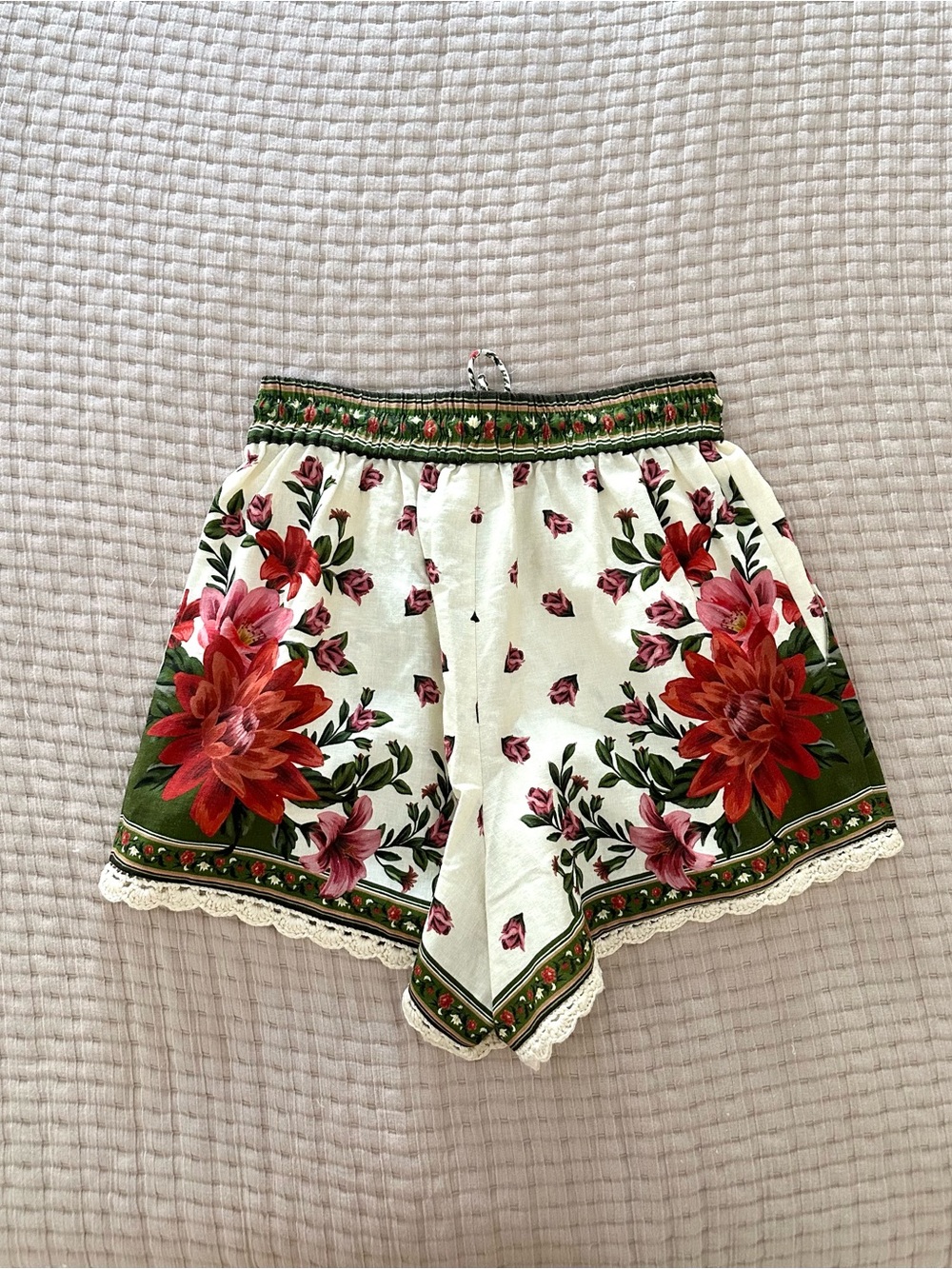 FARM Rio Wonder Rio Drawstring Shorts - Picture 2 of 5